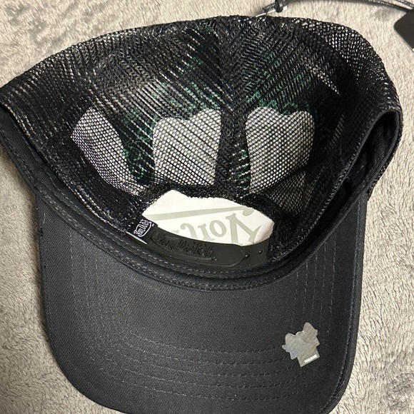 Von Dutch Black Trucker Hat (this is the color changing hat) New - Picture 3 of 6
